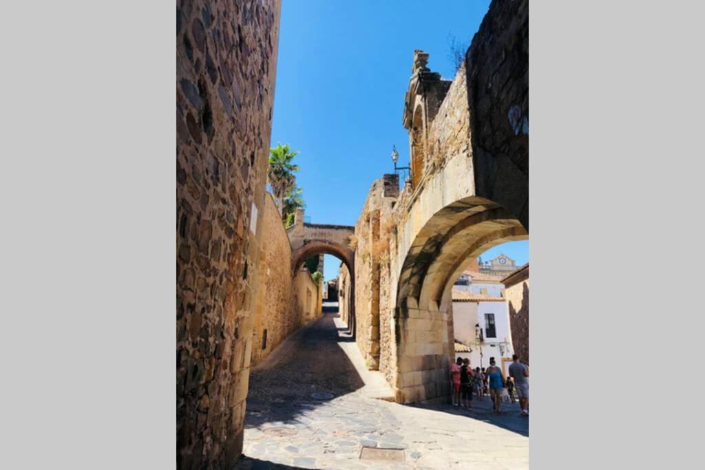 El Escondite De La Muralla Caces Exteriör bild
