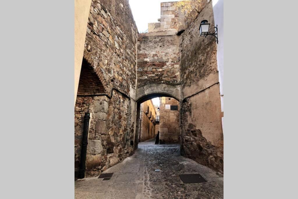 El Escondite De La Muralla Caces Exteriör bild